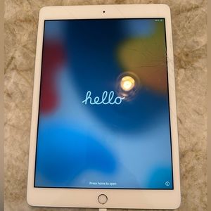 iPad 8th gen, silver, 32GB